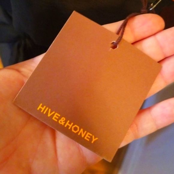 HIVE & HONEY ONE SHOULDER FEATHER DESIGN LBD - Picture 6 of 7